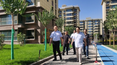 兰州银行武威市西城支行行长一行考察新厦公司武威锦绣天成三期项目