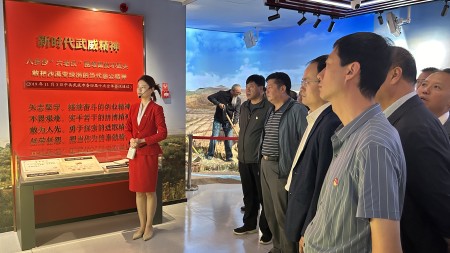 甘肃建投七建新厦公司党支部开展“学习党性教育，争做时代先锋”主题党日活动