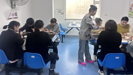 甘肃建投七建新厦公司工会组织开展“愿你冬至福至 美好如期而至”包饺子活动